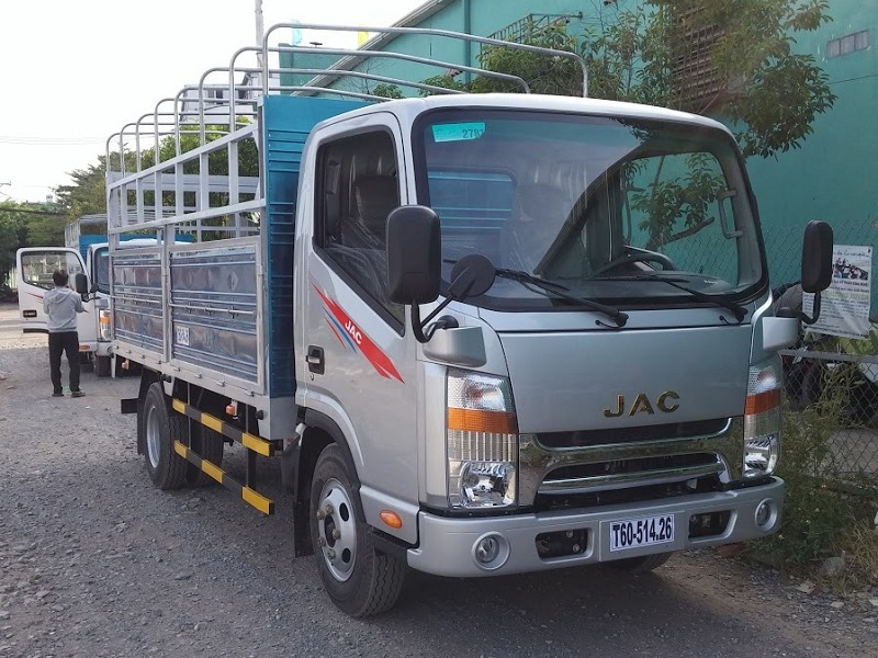 Xe tải JAC 2T35 thùng 4m3 tổng tải 4T99